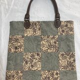 パッチワークのトートバッグ（紬生地）