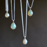 オパールのしずく シルバーネックレス　フォーマル　プレゼント　ギフトラッピング　