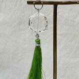 ペンダントトップ（水晶＋緑シルクタッセル）
