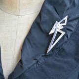 シルバーのブローチ　三角の画像