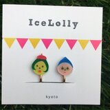プラバンでできたカラフル顔のイヤリング