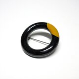 漆ブローチ（リング）黄