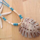 シェルペンダント　モンステラ