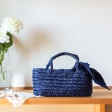 ヘリンボーン編みのかごバッグ【ネイビー × ネイビー】