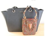 アクセサリーホール付　手提げポーチ　文庫本　本革タグ　マチ4　一点もの　ネクタイリメイク　迷彩　スマホポーチ　本　鞄