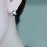【送料無料】Pt900 ムーンフープピアス 7mm×10mm ペアの画像