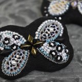 アイヌ紋様のビーズ刺繍ブローチ（蝶3）