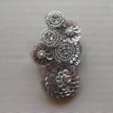 たまゆら*moon　ビーズ刺繍ブローチ