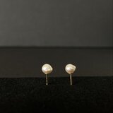 10ｋ ◇ あこやケシパールのスタッド