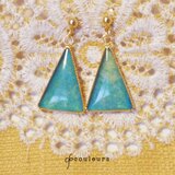 「しあわせの青いとり」いろどりさんかくピアス