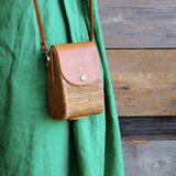 スマホショルダーでちょこっとお出かけ♪アタバッグ バリ島 ショルダーバッグ ハンドメイド 旅行　カゴバッグ