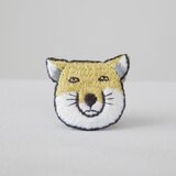 チベットスナギツネ　刺繍ブローチ　【受注製作】