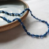 ブルーのビーズ　ショートネックレス