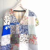 【値下、夏を先取りクリアランス】爽やかブラウス　Ⅴネック　パッチワークの画像