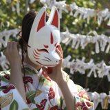 張子でできた狐面