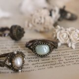 「Olga　オルガ」　　　　　　70年代のチェコヴィンテージガラスの指輪　　　　　　