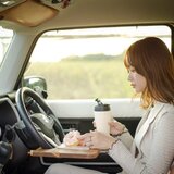 移動できる書斎｜車載デスク｜パイン集成材｜Mサイズの画像