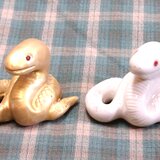 干支のへび　陶器のへび　へびの置物　かわいいへび　巳　蛇　巳の置物の画像