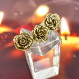 バラのイヤーカフ