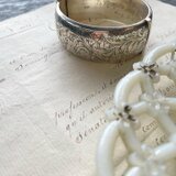 Silver bangle with messageの画像
