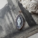 1点もの　アーモンドカメオのメダイトップ　SV