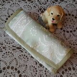 柔らかい眼鏡ケース、白禄に裏葉色のバイアステープの画像