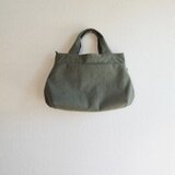 ウォッシュ加工帆布の手さげ　肘掛けバッグ　カーキカラー