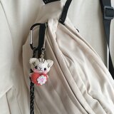 ＼うちの子！／白ネコ焦茶模様★見守り隊★大事な赤色ハートをギュッ！鈴付きイヤホンジャック｜ストラップ｜ボールチェーン