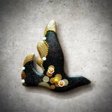 漆ブローチ「鳥華」その弐