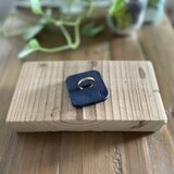 ちょっと外す時に♪レザーで作ったリング専用スタンド（ネイビー）