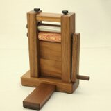 ミドルサイズ綿繰り機（固定用クランプ付き）