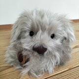 感動する抱き心地。重さ約1500g、命の重さを感じるぬいぐるみ・グレージュ（ミニタイプ）シュナウザー/プードル/テリア/犬の画像