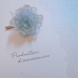 Cielo(ｼｴﾛ)　フリルたっぷり花びらのさわやかな空色ヘアクリップ