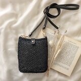 ラフィア風フラップ付きミニショルダーバッグ  (ブラックTCフルステッチ)の画像