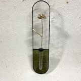 『何処かにどこかに咲く花”』 モスグリーン壁掛け一輪挿し ： 真鍮フラワー•ステンドグラスの画像