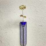 『何処かにどこかに咲く花”』 コバルトブルー壁掛け一輪挿し ： 真鍮フラワーの画像