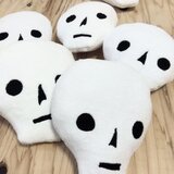 再販:ガイコツのミニクッションの画像