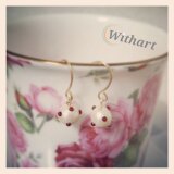 クイーン　　コットンパール&レッドピアス