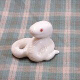 干支のへび　陶器のへび　へびの置物　かわいいへび　巳　蛇　巳の置物の画像