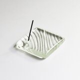 リサイクルガラスのお香立て 砂紋　若菜色