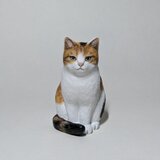 木彫り猫〈おすわり(三毛)〉の画像
