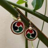 三つ巴ピアス【イヤリングに変更可能】