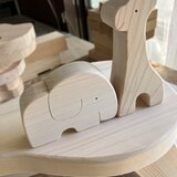 ヒノキの動物　ゾウとキリンの画像