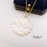 特大ホワイトシェル（マーガレット）☆サージカルステンレスロングネックレス70ｃｍ*NG7の画像