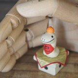 【陶器のちいさなちいさな干支飾り】三方「巳」ｆの画像