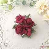 レース編み クリスマスブーケのブローチ～deep red～