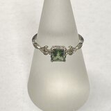 グリーンジルコンシルバーリング0.594ｃｔGreen Zircon