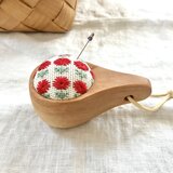 ピンクッション 針山〈 北欧 ククサ kuksa 〉いつかの お花 /  レッドの画像