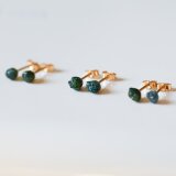 ブルーダイヤモンドの原石ミニピアス 天然石 鉱物 ダイアモンド (No.2690)の画像