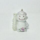 ピンクの髪の小鬼のフィギュリン